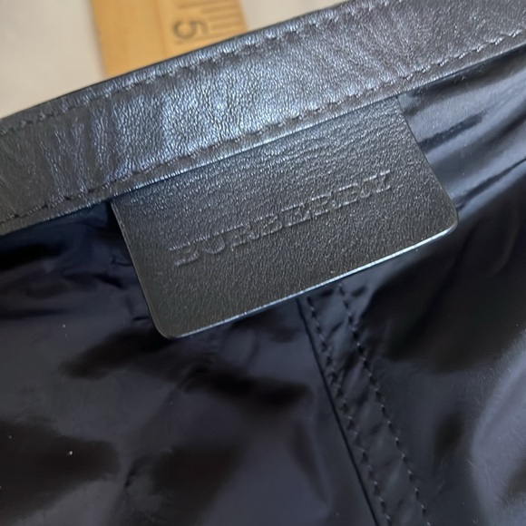 Burberry Vintage Tote EUC - Picture 16 of 16